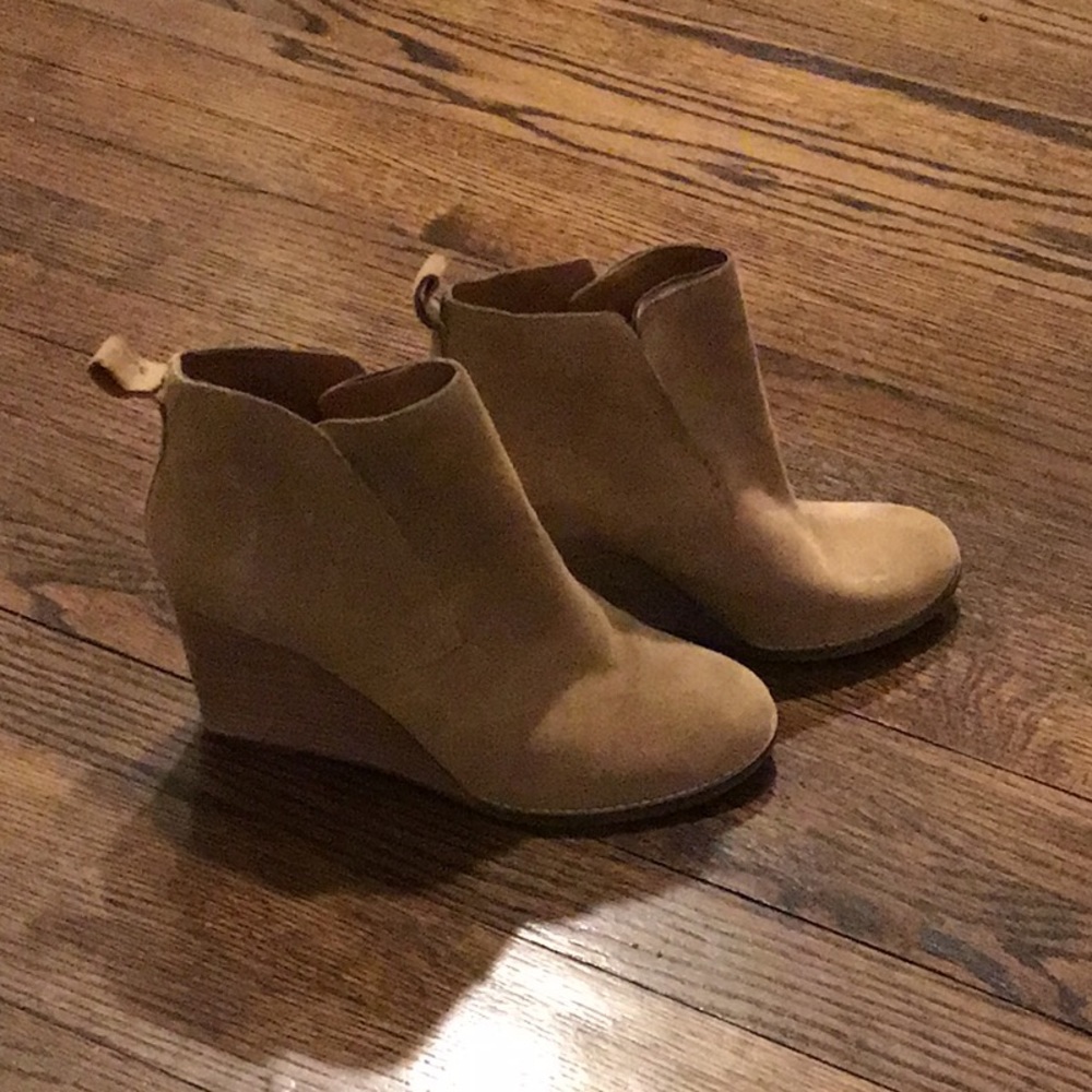 Lucky Brand Yoniana wedge bootie